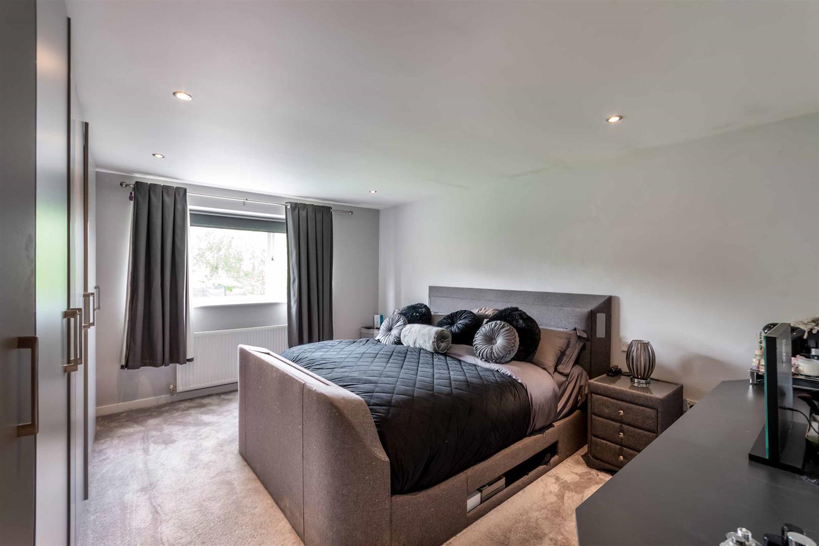 12, Middle Drive, Moorgate, S60 3DJ