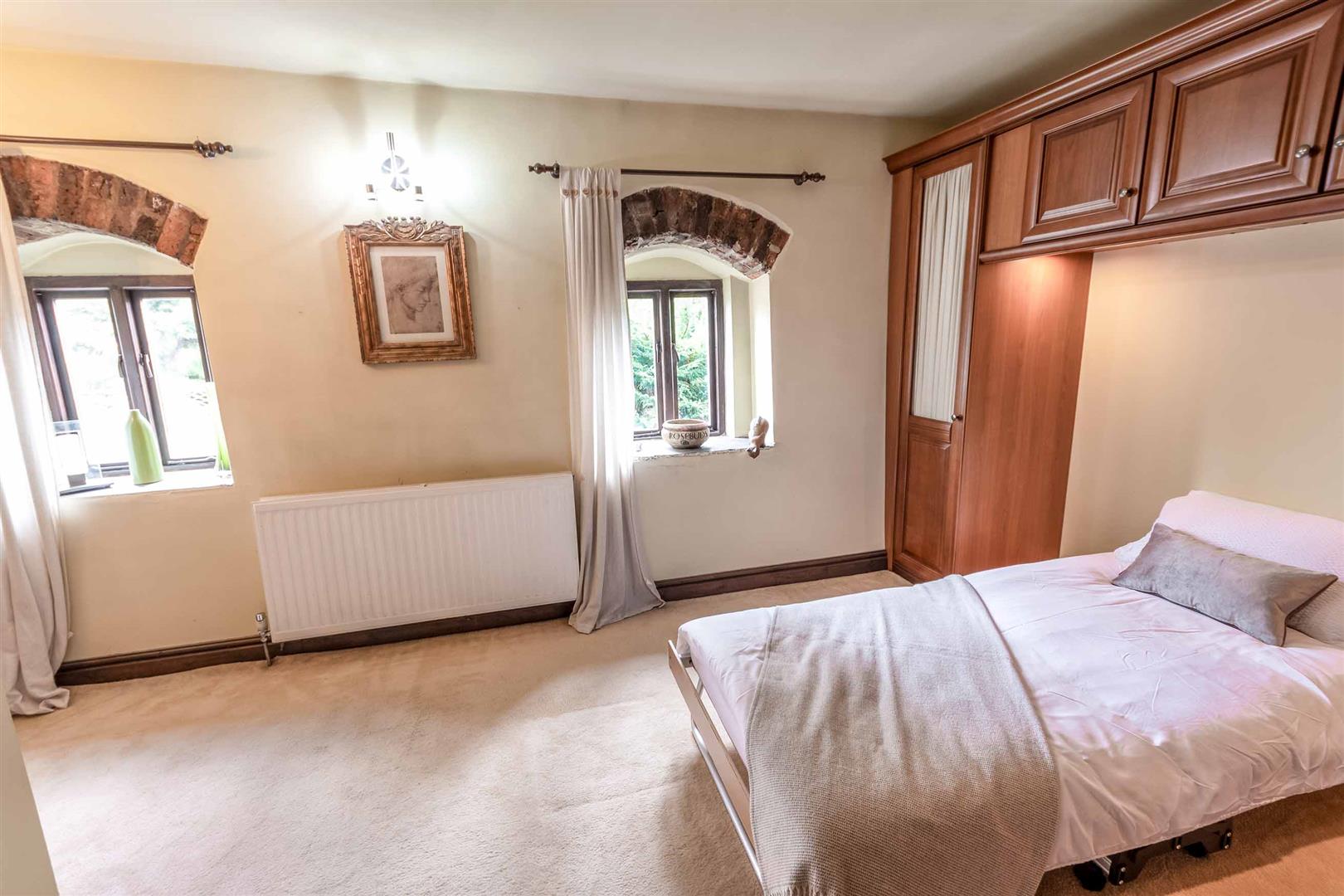 2, Holly Barn Fold, Hooton Roberts, Rotherham, S65 4PL