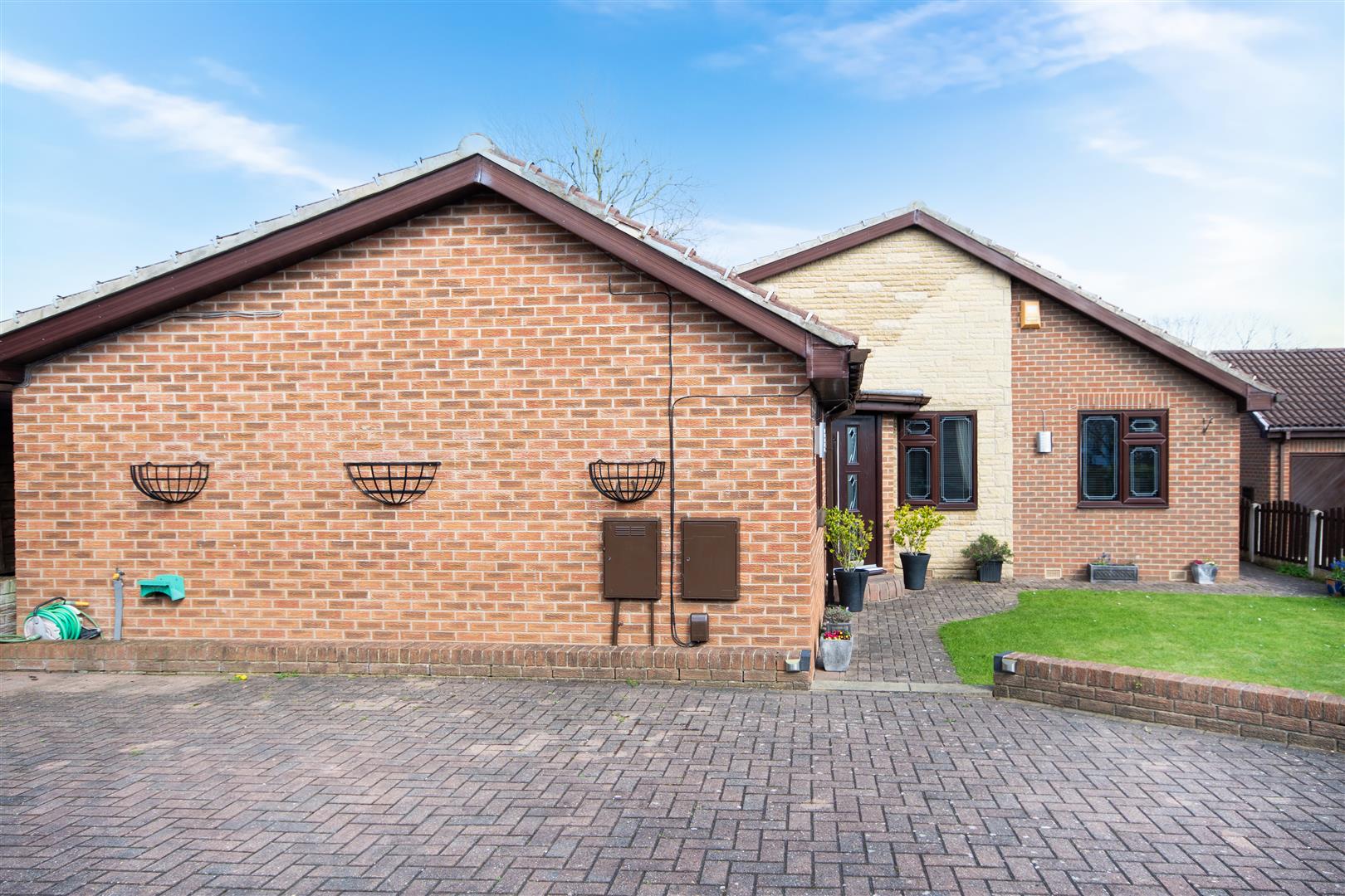 16, Moorhouse Close, Whiston, Rotherham, S60 4NN
