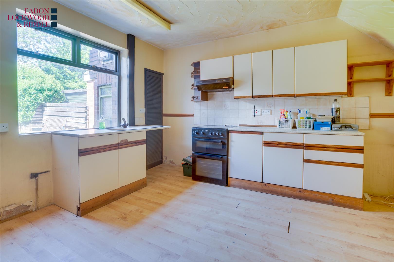 19, Hill Top Lane, Rotherham, S61 2EQ