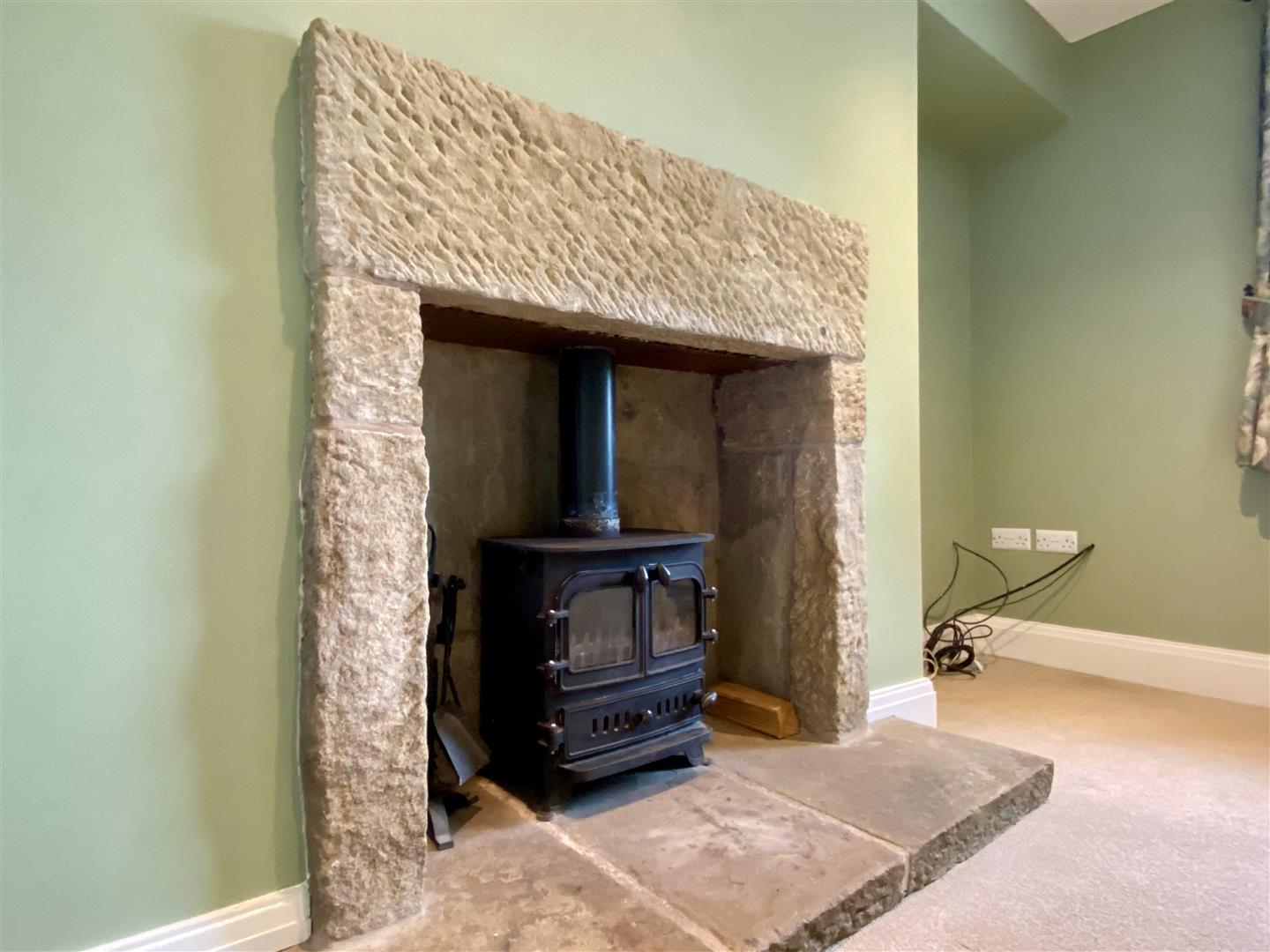 1, Burch Place, Eyam, Hope Valley, S32 5QE