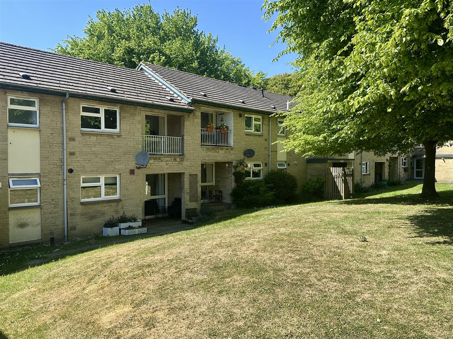 27, The Crofts, Hathersage, Hope Valley, S32 1DG
