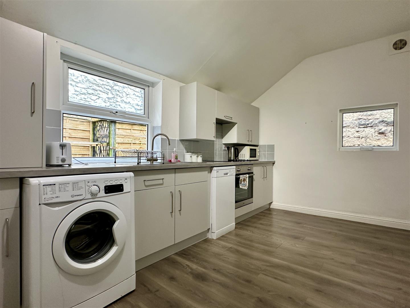 Apartment 1, Sherwood House, Haddon Road, Bakewell, DE45 1EP