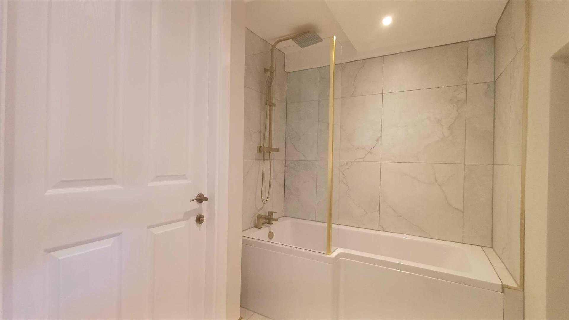 Flat 2, 36, Matlock Street, Bakewell, DE45 1EE