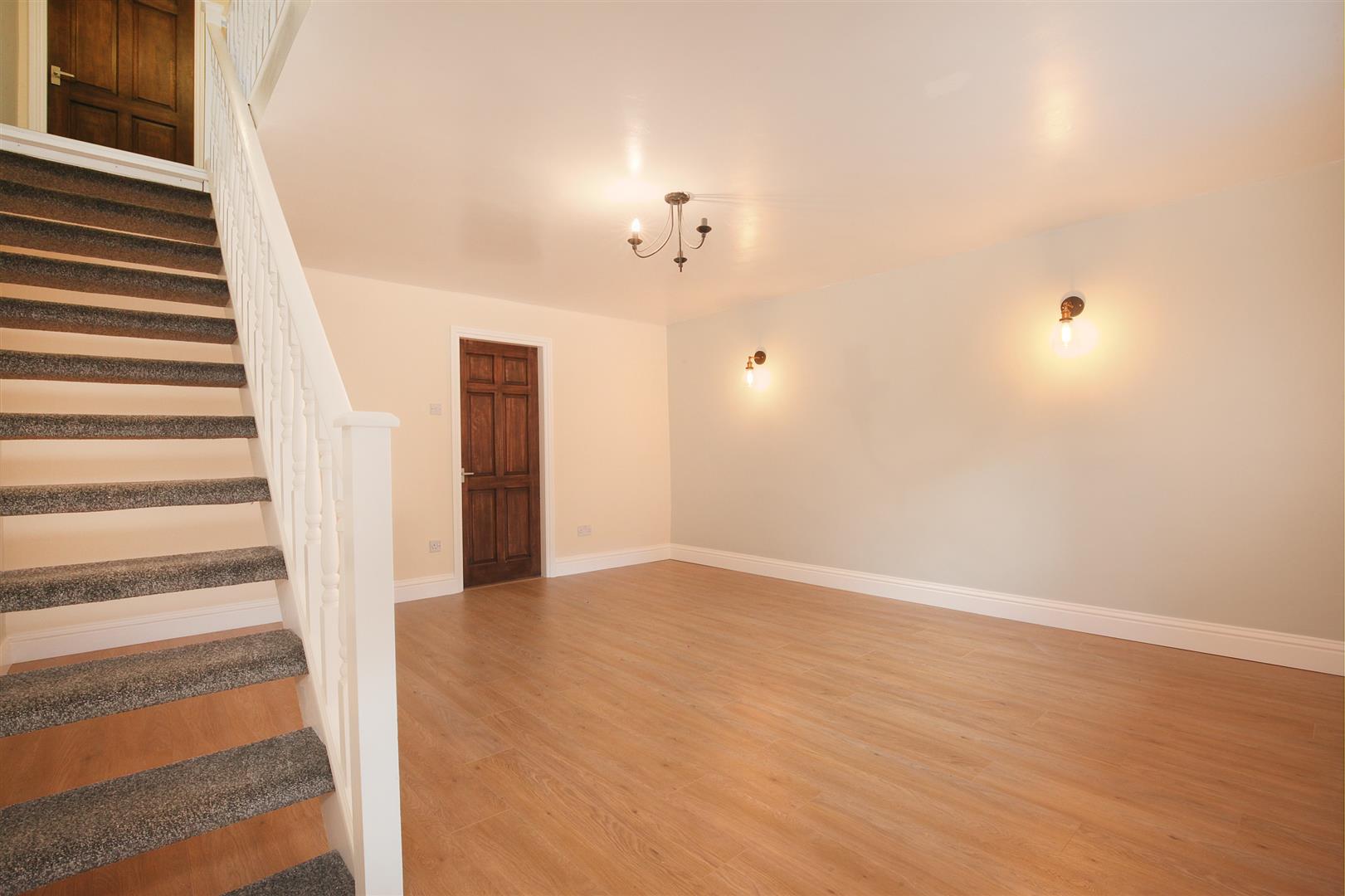 2, Nags Head Coach House, Market Place, Castleton, S33 8WQ