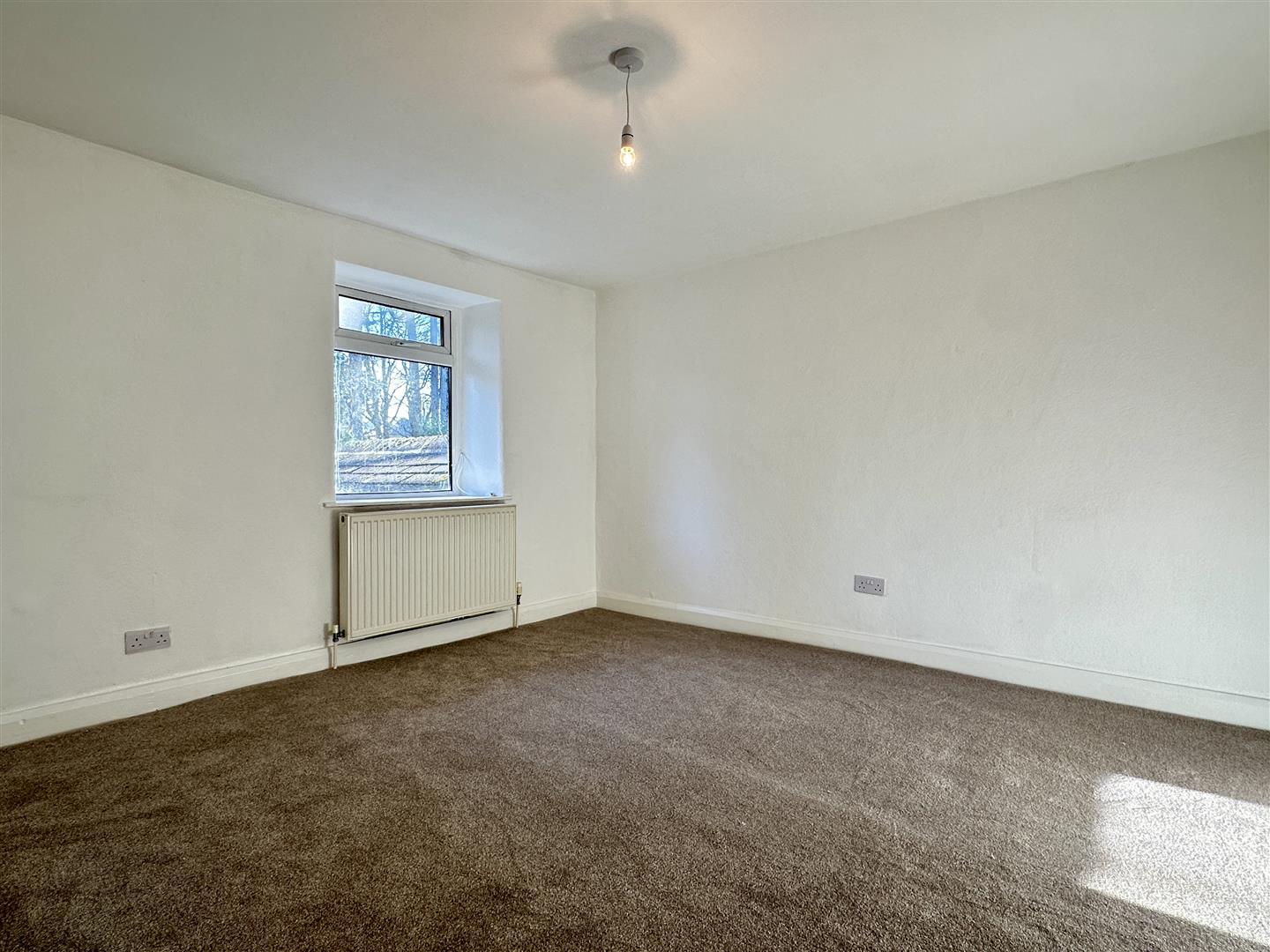 1 Chapel Cottages, Main Road, Hathersage, Hope Valley, S32 1BB