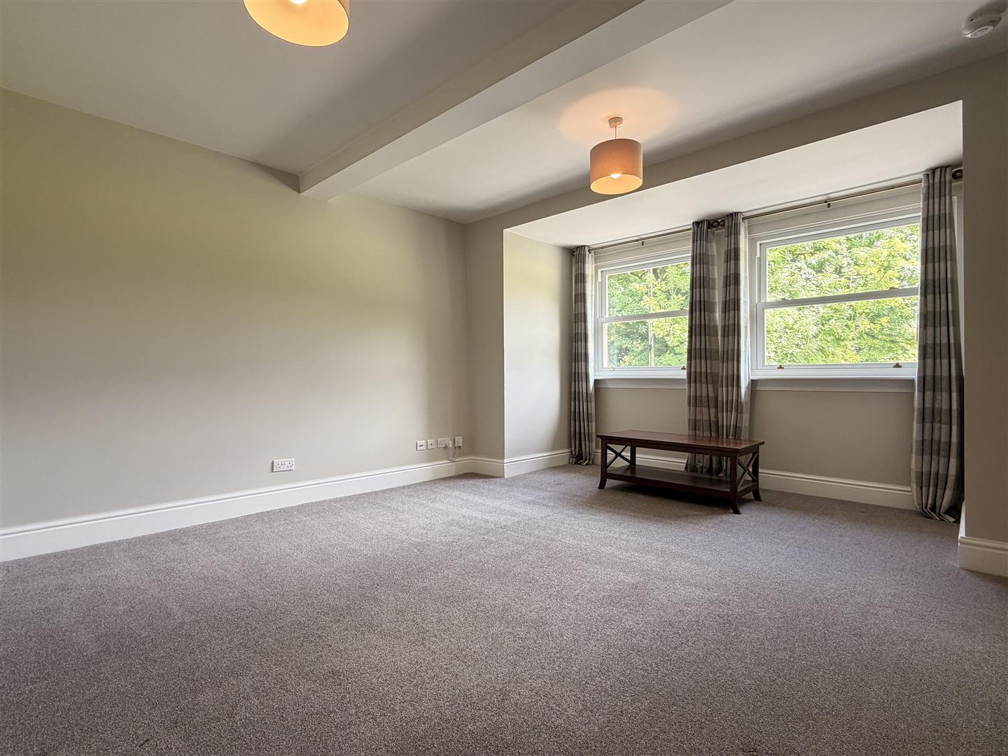 1, Dale View, Taddington, Buxton, SK17 9UG