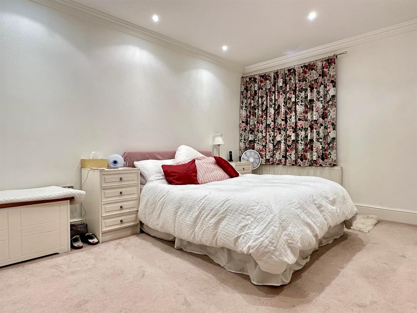 Flat 9, 249, Millhouses Lane, Sheffield, S11 9JS