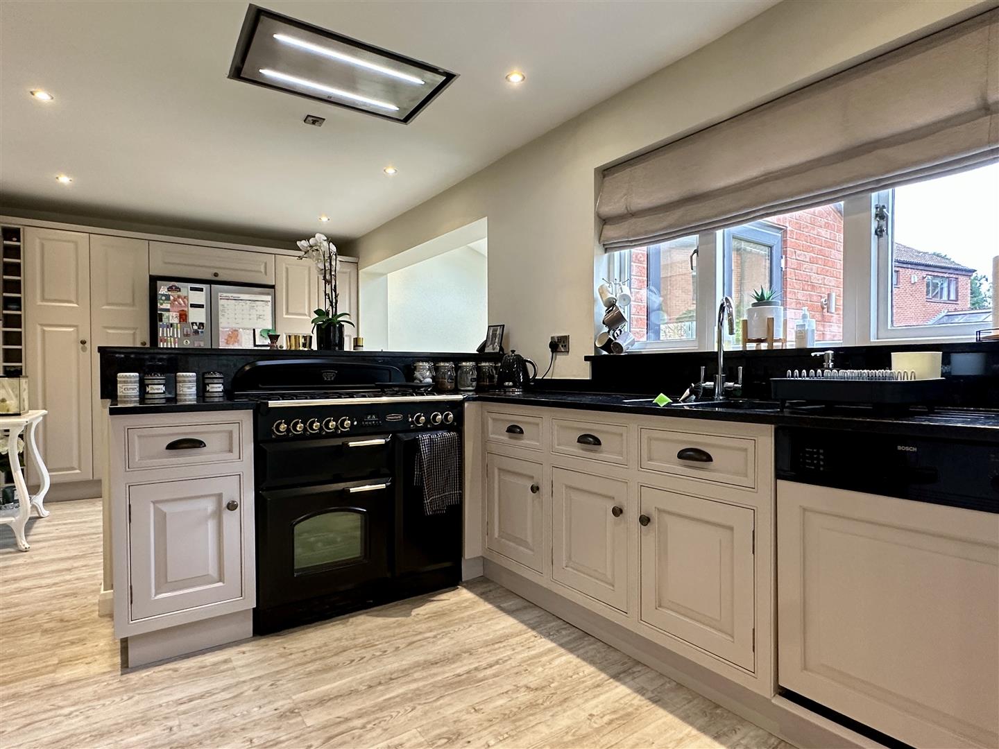 2, Akley Bank Close, Sheffield, S17 4DW