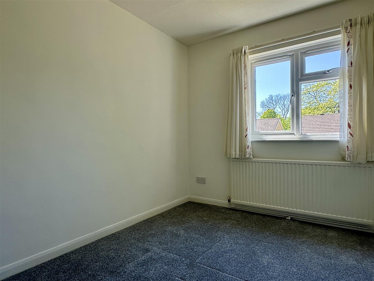 27, The Crofts, Hathersage, Hope Valley, S32 1DG