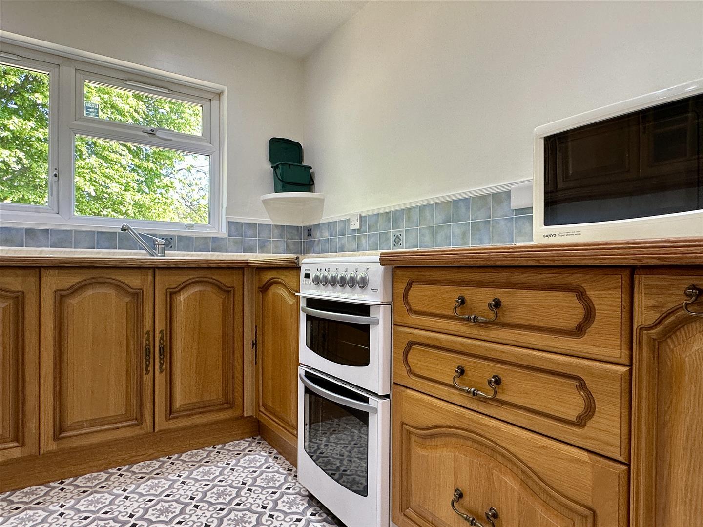 27, The Crofts, Hathersage, Hope Valley, S32 1DG