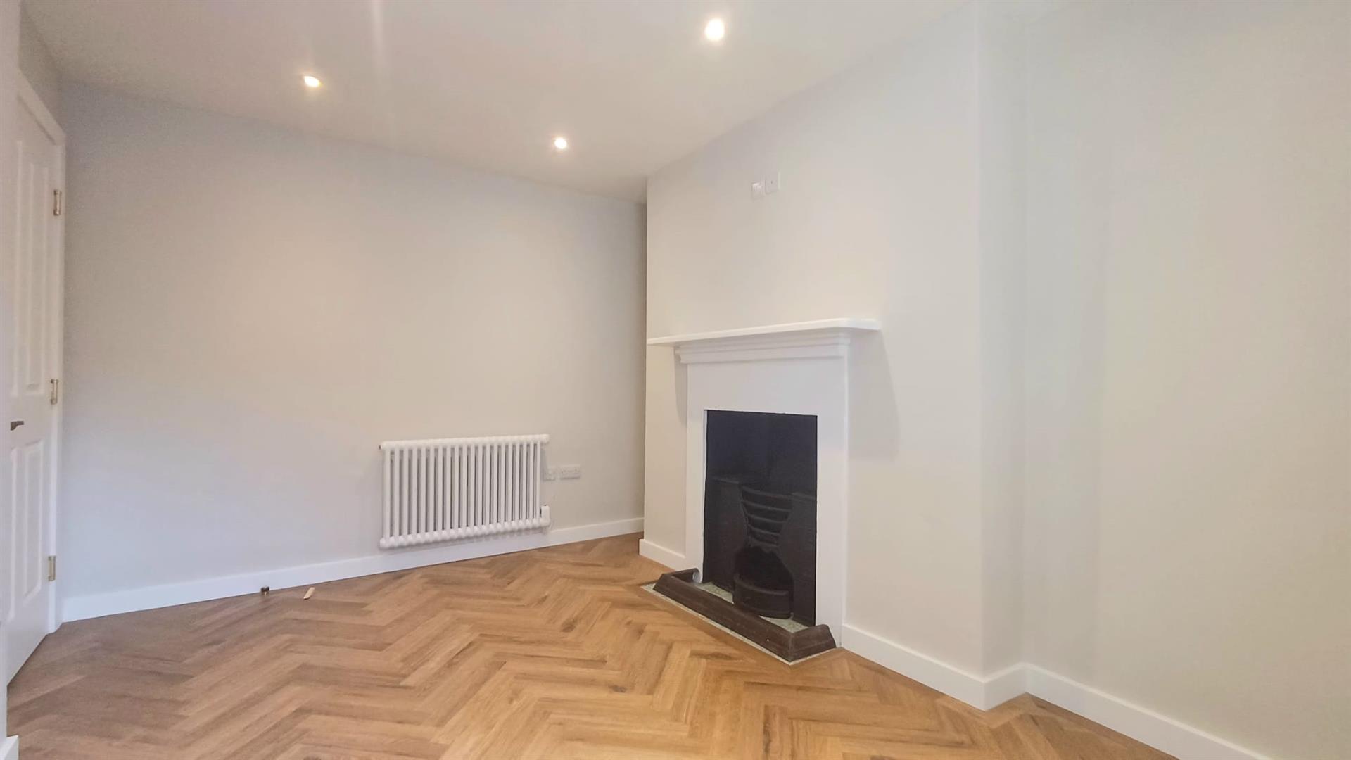 Flat 2, 36, Matlock Street, Bakewell, DE45 1EE