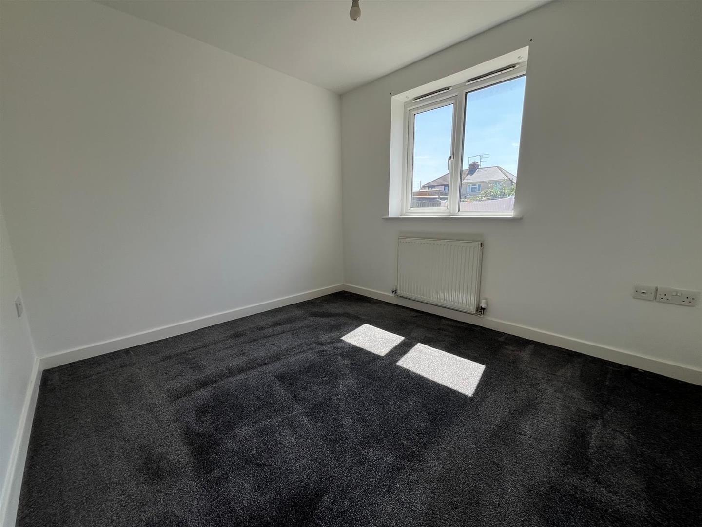 5a, Poplar Road, Dunscroft, DN7 4AW