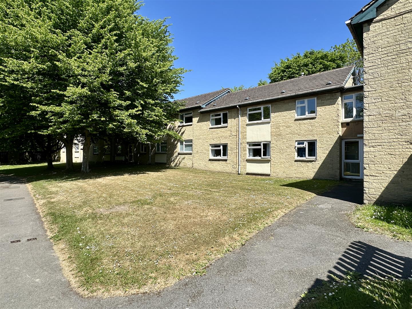 27, The Crofts, Hathersage, Hope Valley, S32 1DG
