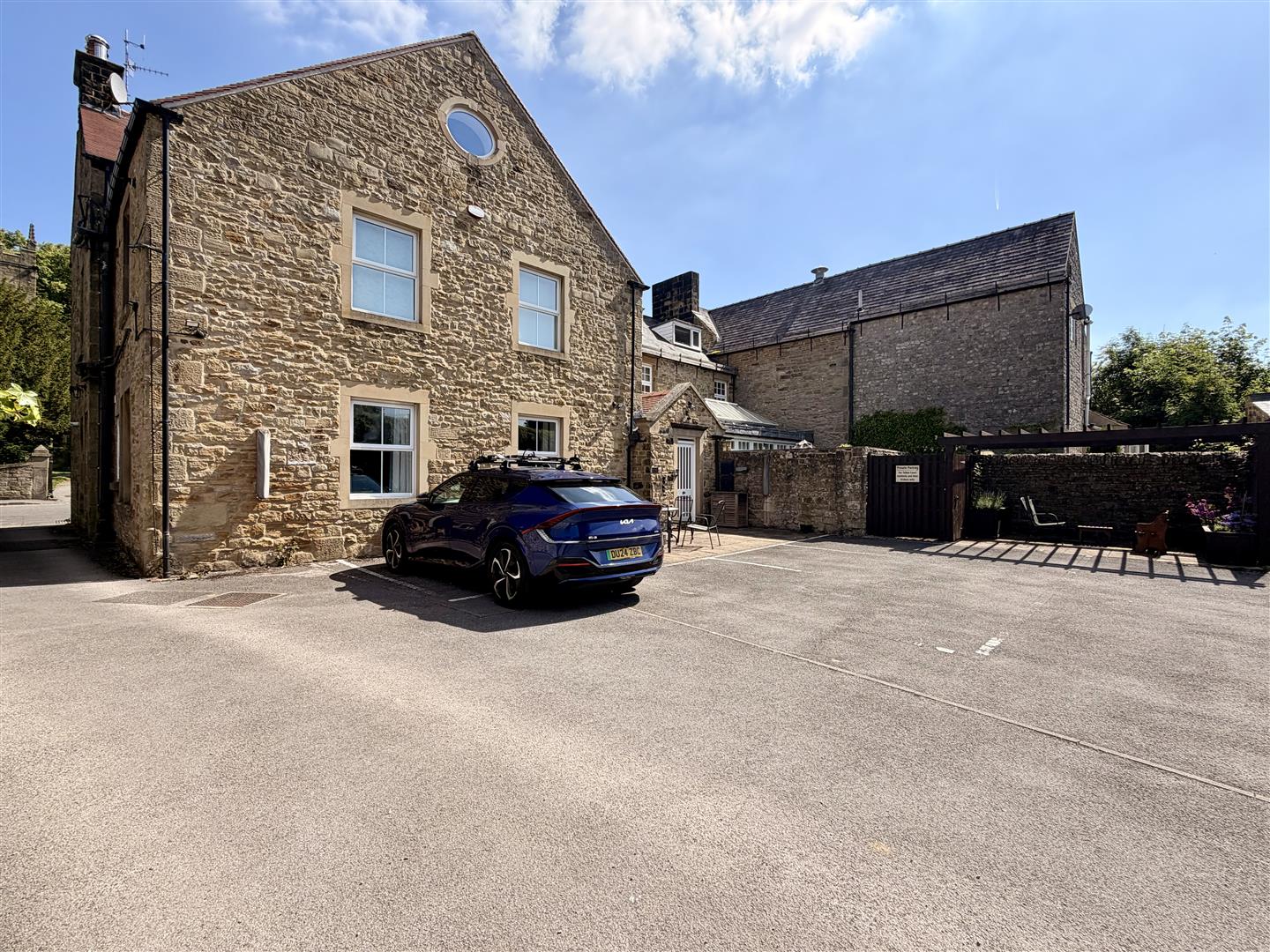 1 Talbot Court, Church Street, Eyam, Hope Valley, S32 5QH