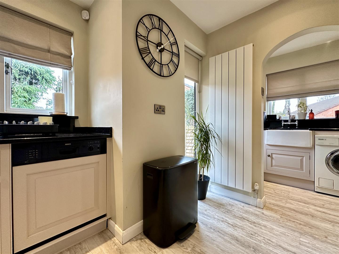 2, Akley Bank Close, Sheffield, S17 4DW