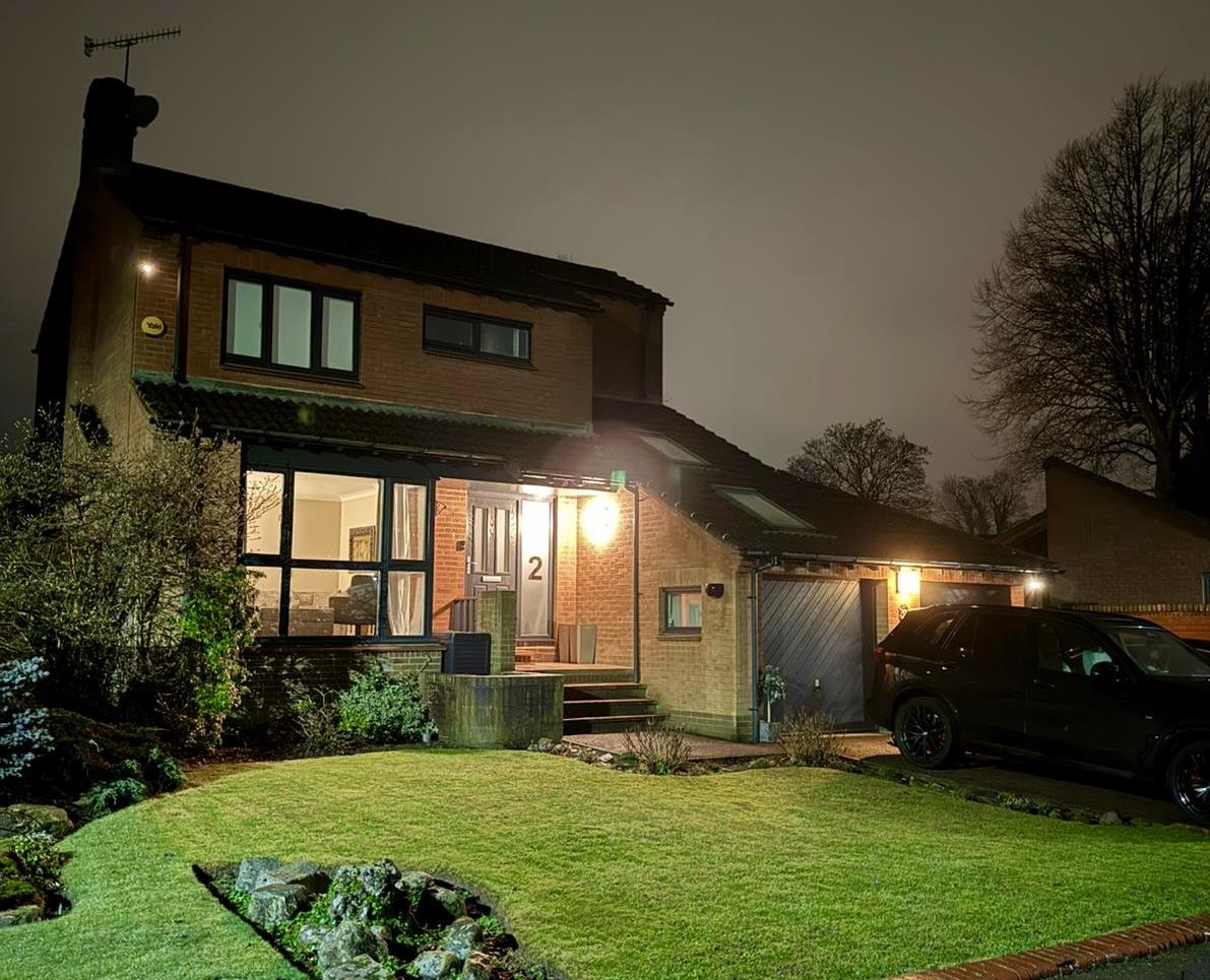 2, Akley Bank Close, Sheffield, S17 4DW
