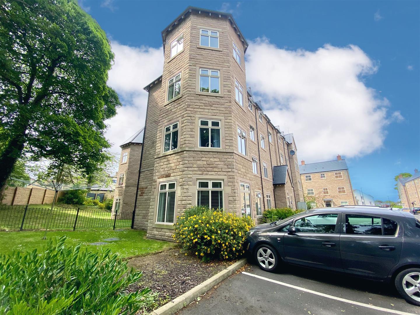 4 Wheeta House, Elm Gardens, Sheffield, S10 5AB
