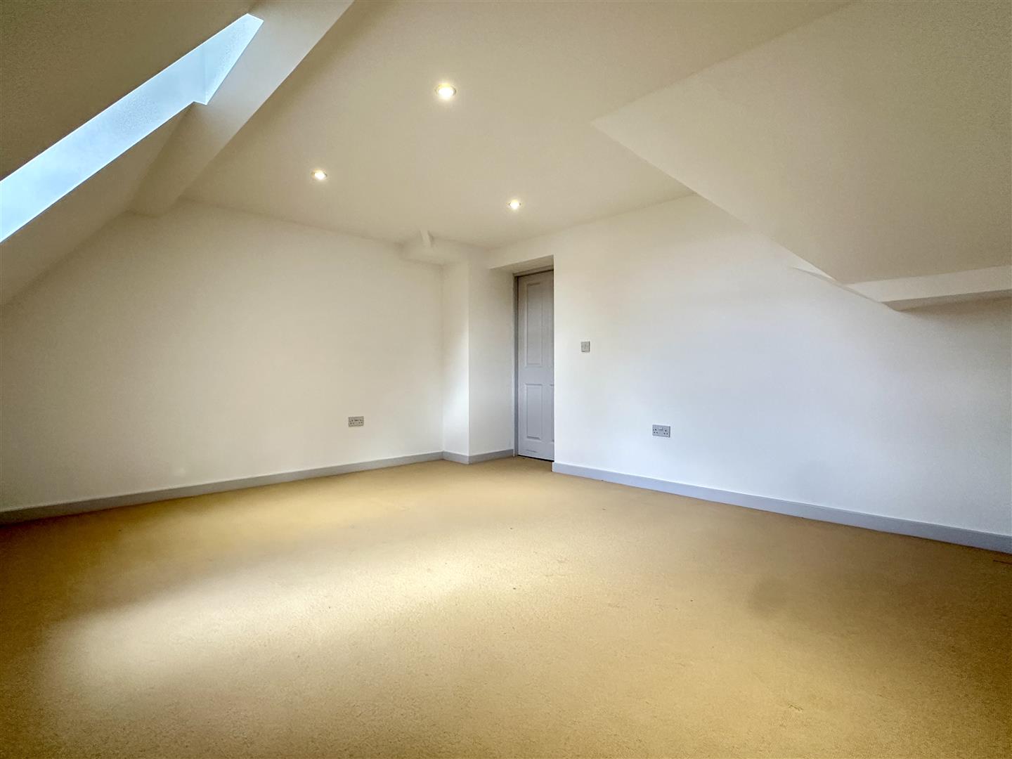 Apt 3, Beeches House, 131E, Psalter Lane, Nether Edge, Sheffield, S11 8UX