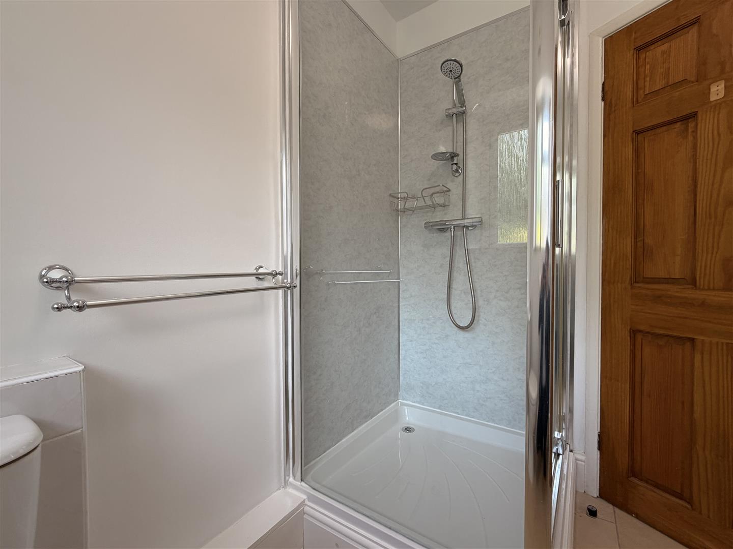 1, Dale View, Taddington, Buxton, SK17 9UG