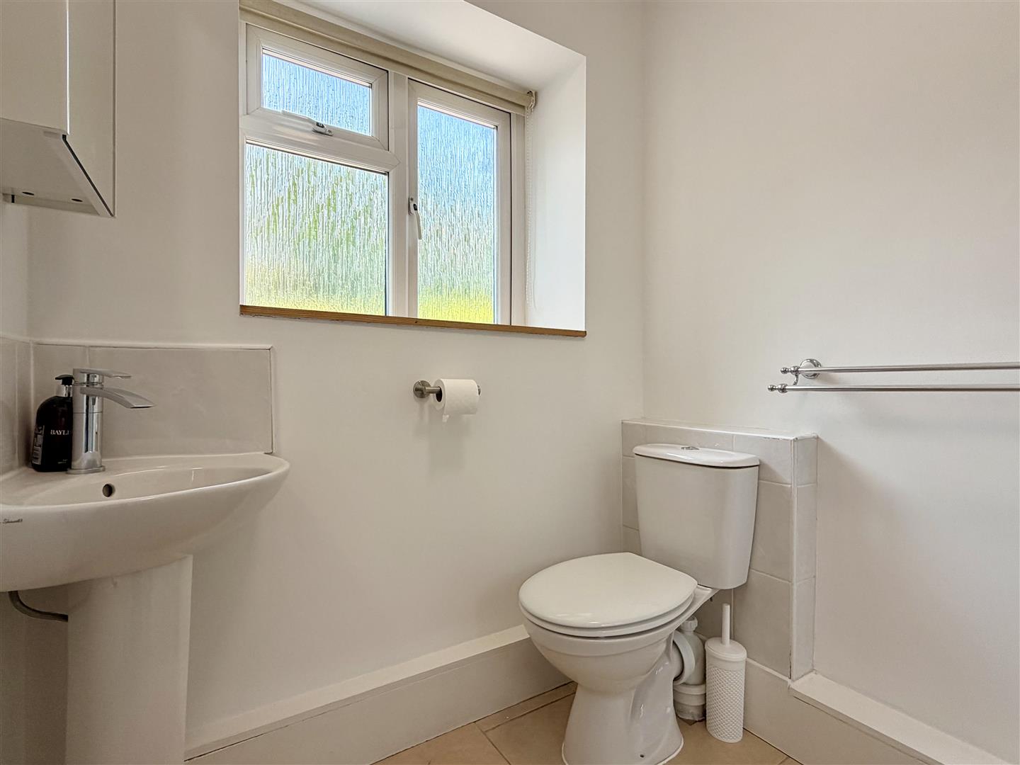 1, Dale View, Taddington, Buxton, SK17 9UG