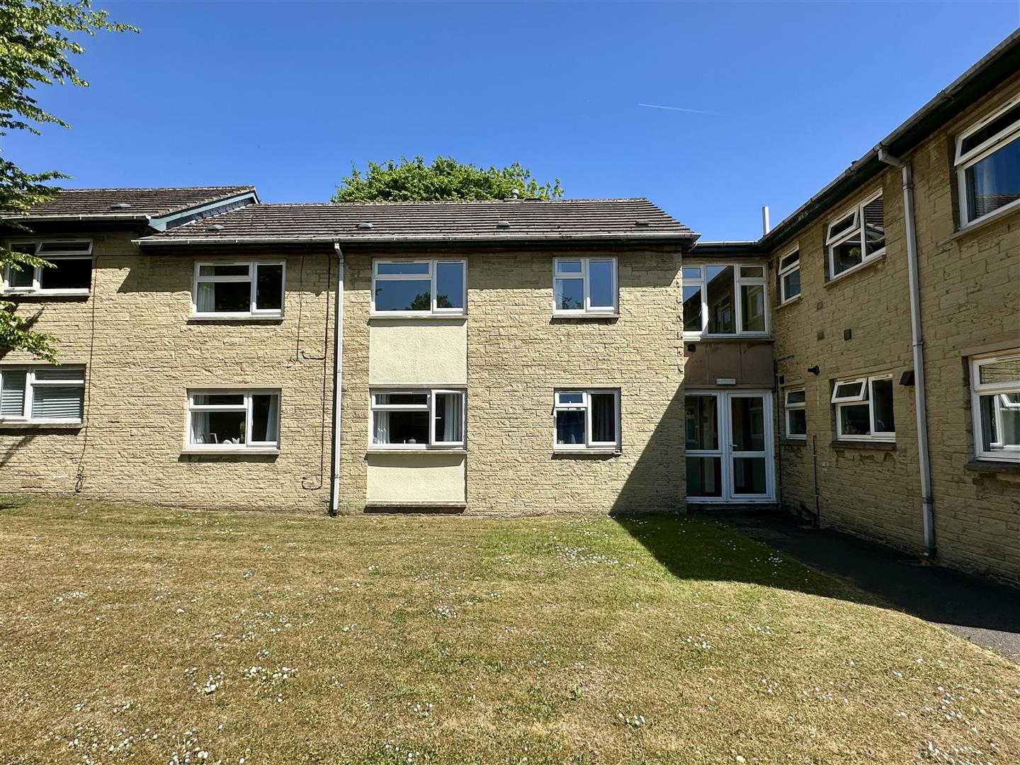 27, The Crofts, Hathersage, Hope Valley, S32 1DG