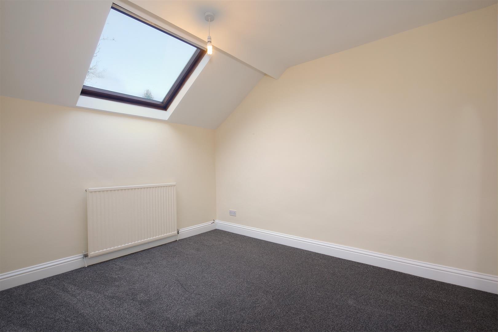 2, Nags Head Coach House, Market Place, Castleton, S33 8WQ