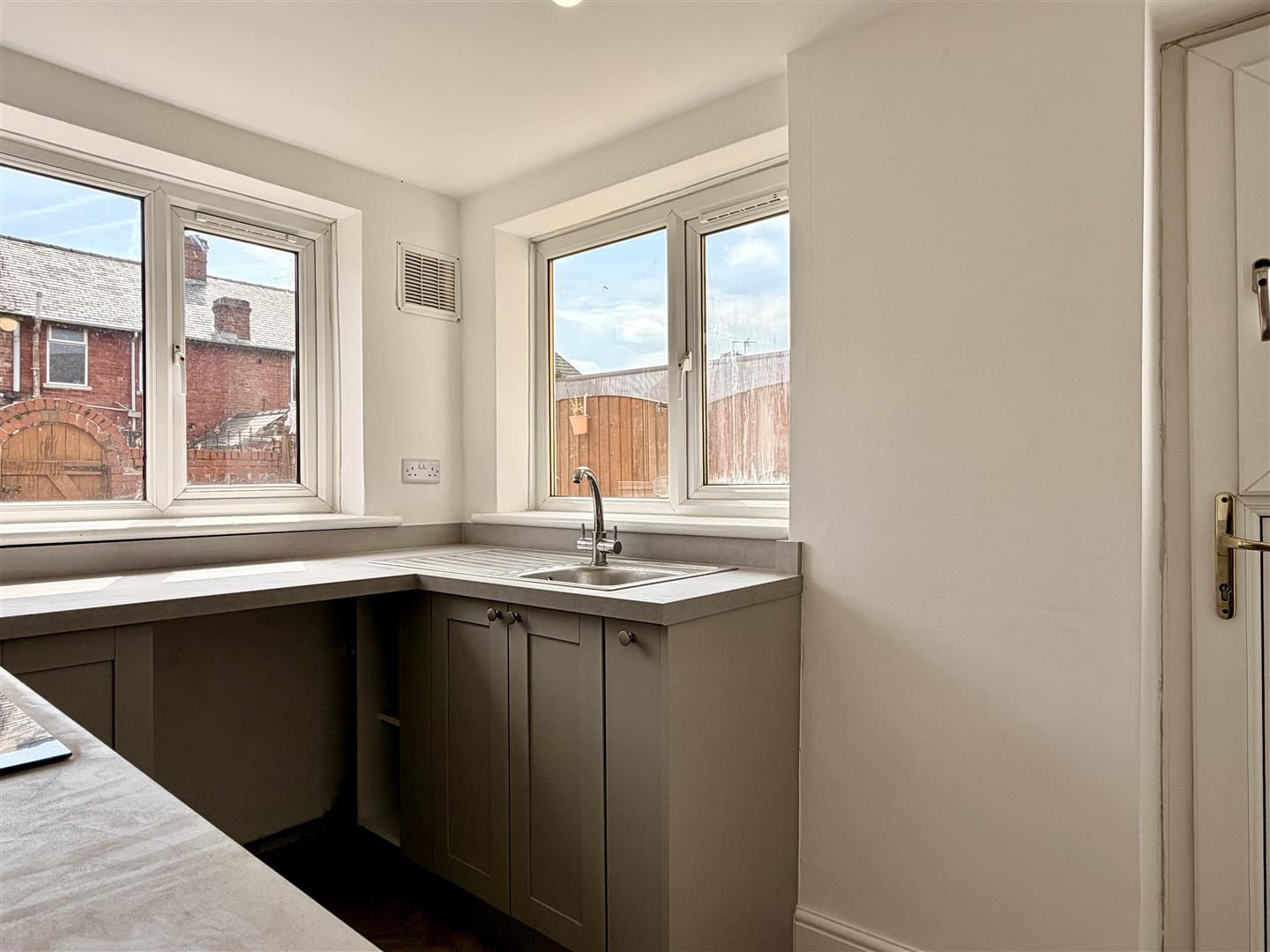 9, Beech Grove, Bentley, DN5 0DG