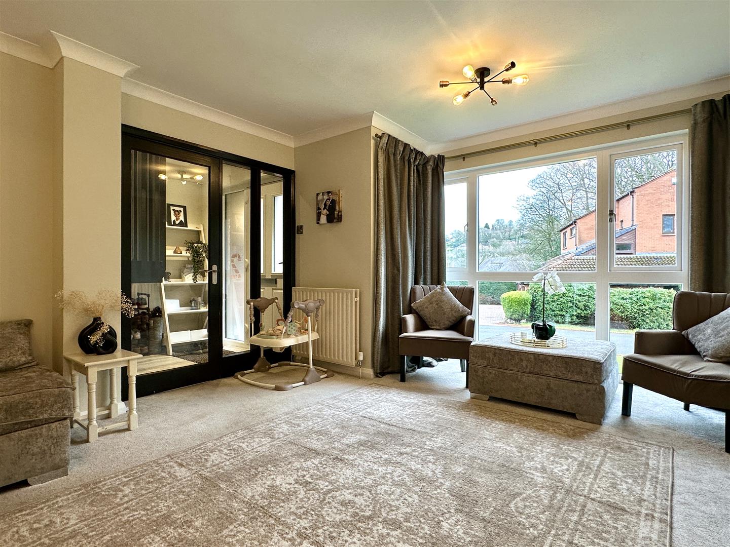 2, Akley Bank Close, Sheffield, S17 4DW