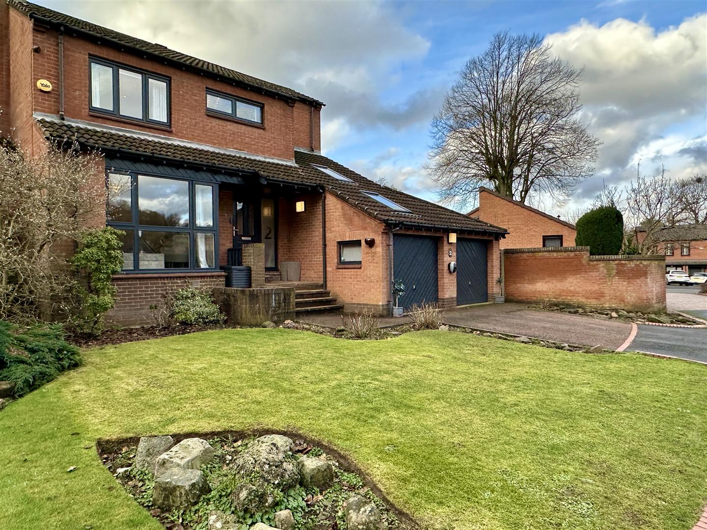 2, Akley Bank Close, Sheffield, S17 4DW