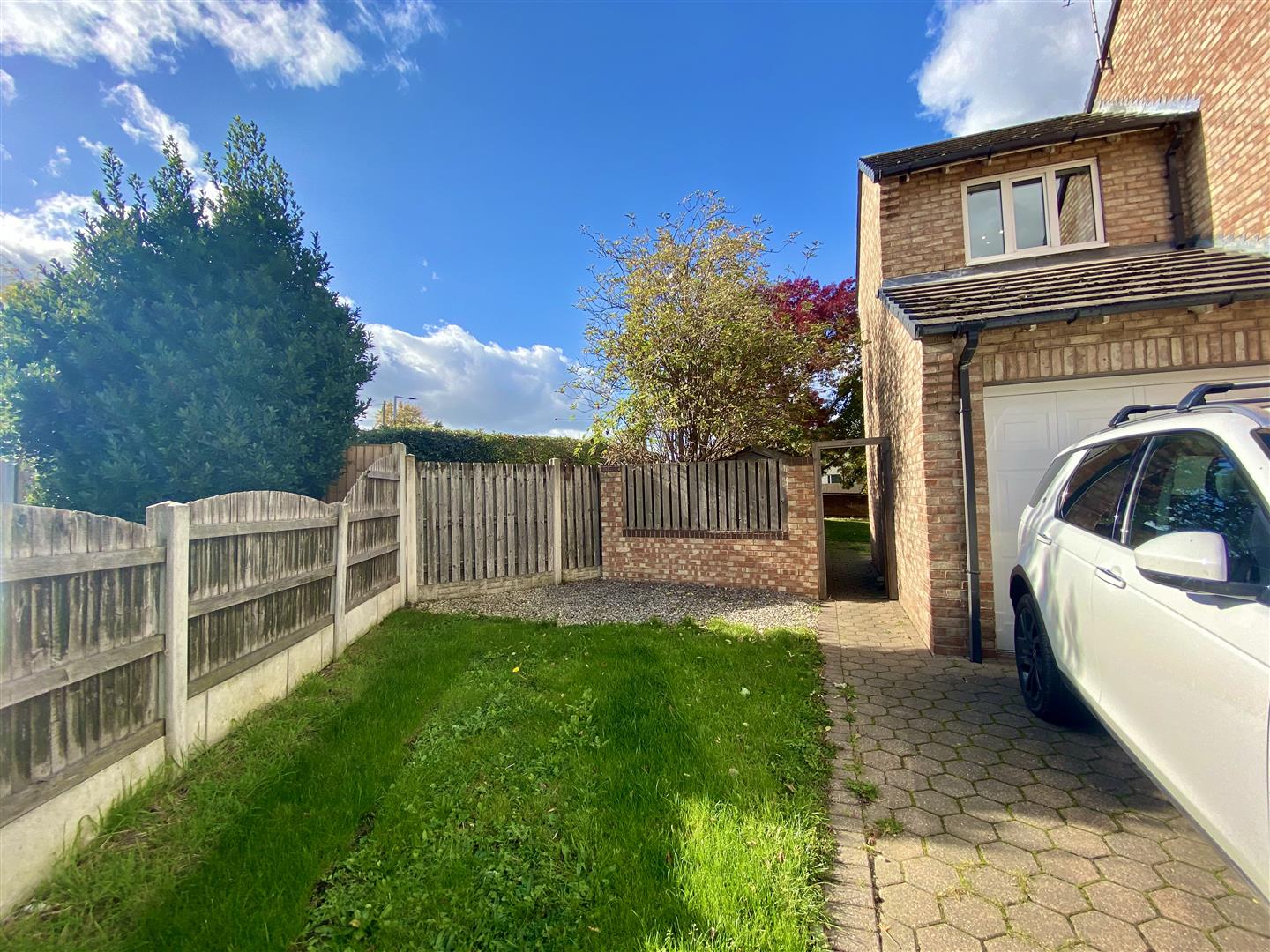 11, Trent Close, Edlington, Doncaster, DN12 1SG