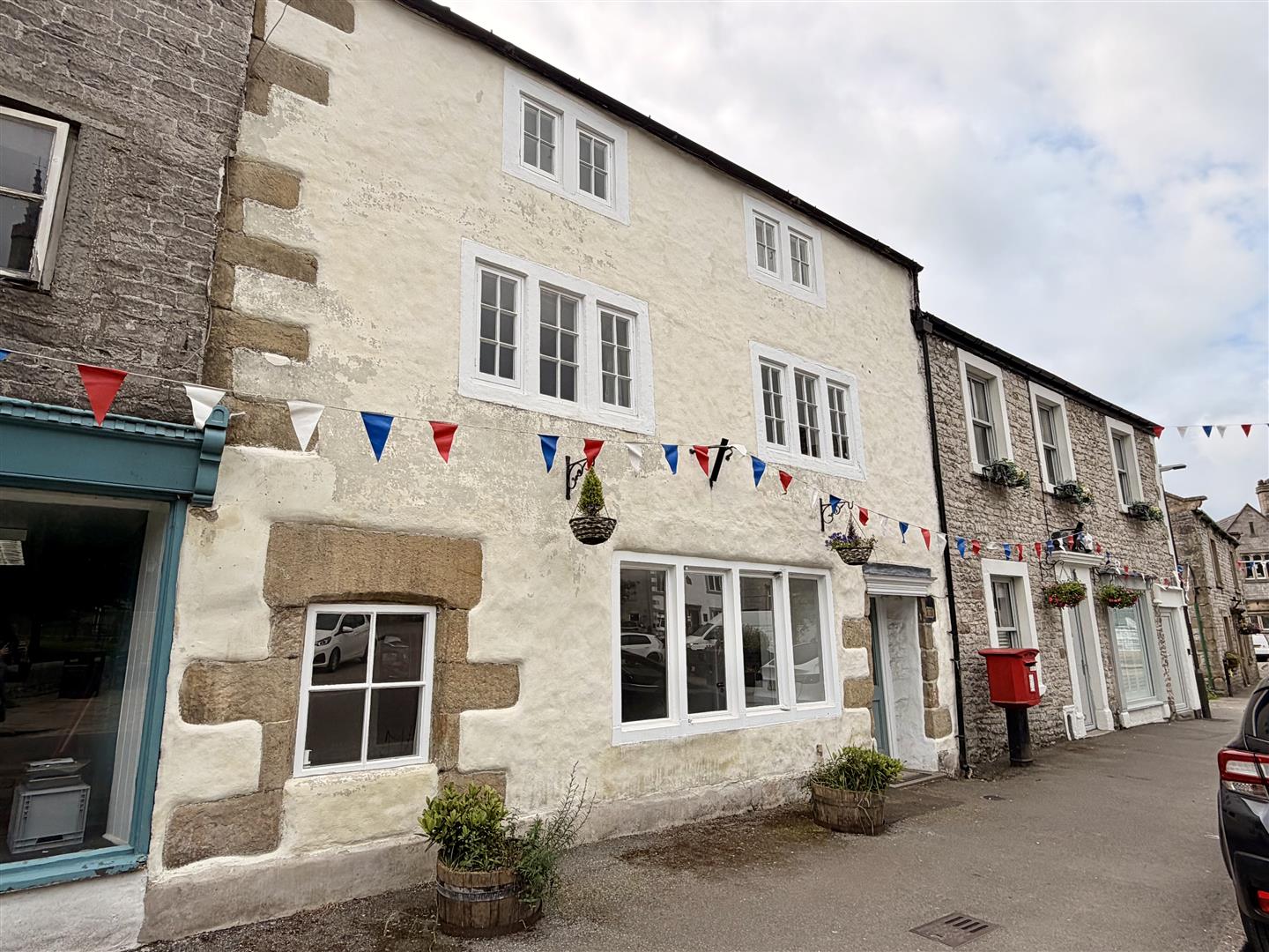 Retail at MH, Commercial Road, Tideswell, Tideswell Buxton, SK17 8NU