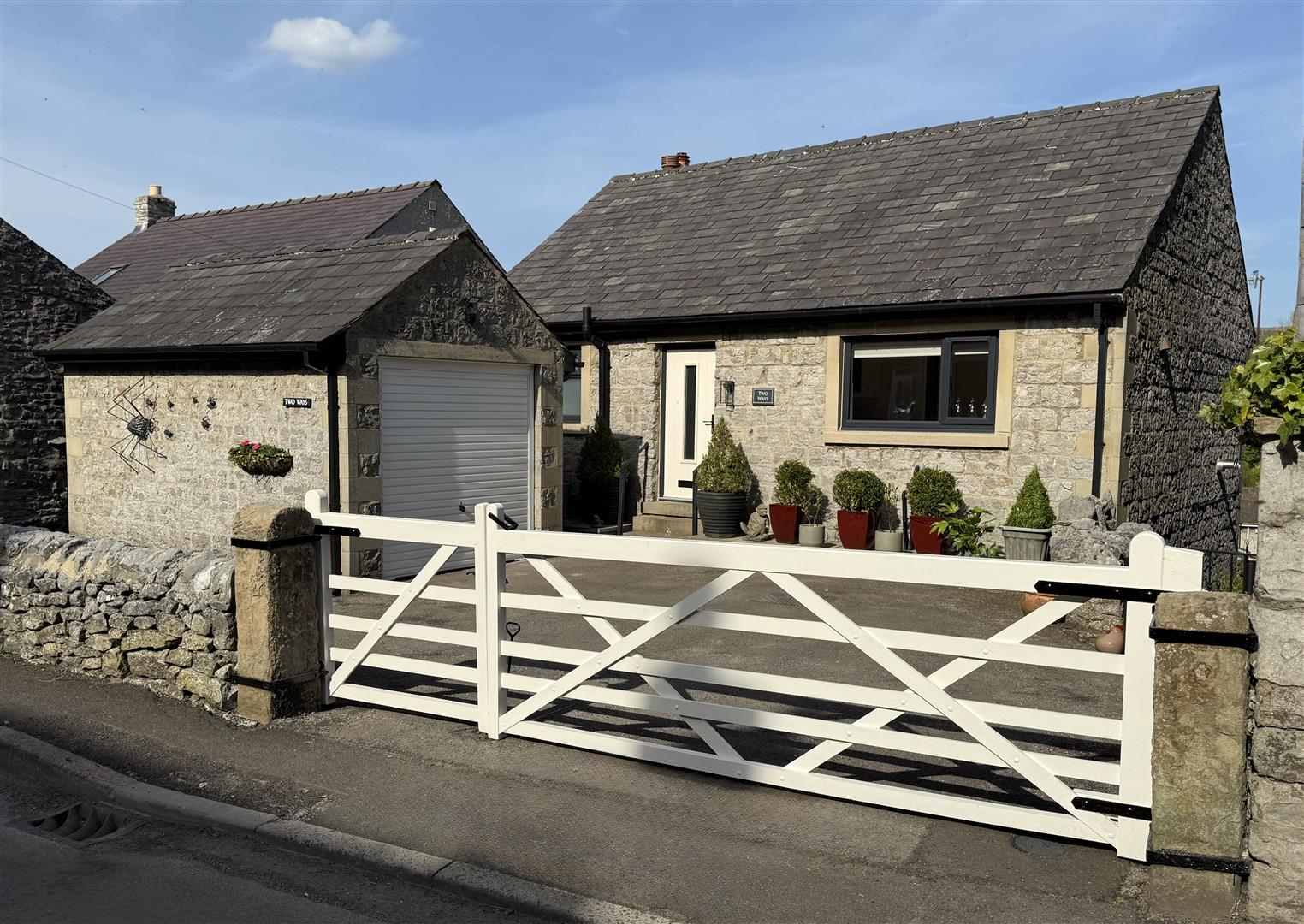 Two Ways, Sherwood Road, Tideswell, Buxton, SK17 8HJ