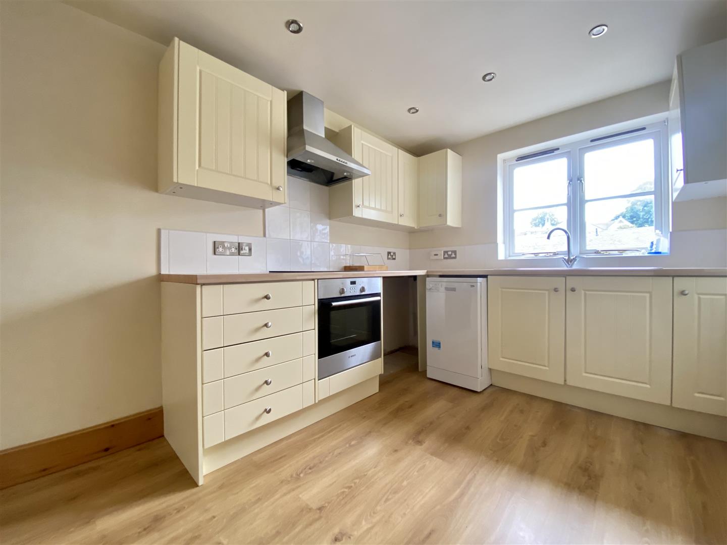 Bowlers Cottage, 2, Cross Daggers Cottages, Commercial Road, Tideswell Buxton, SK17 8NU