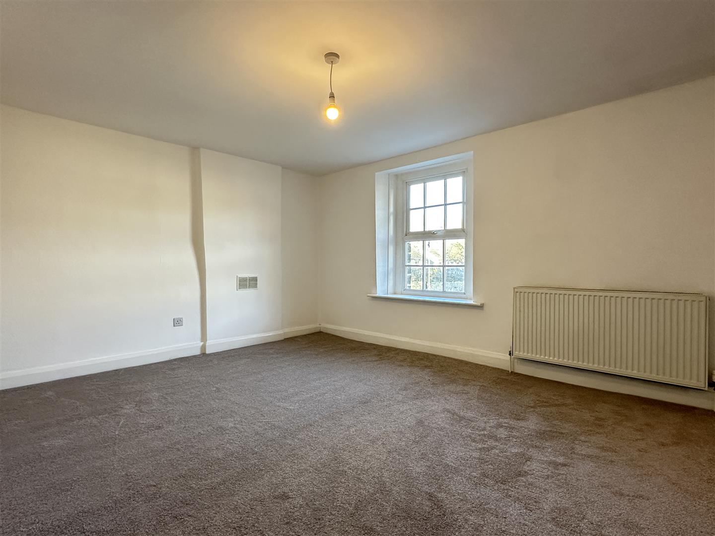 1 Chapel Cottages, Main Road, Hathersage, Hope Valley, S32 1BB