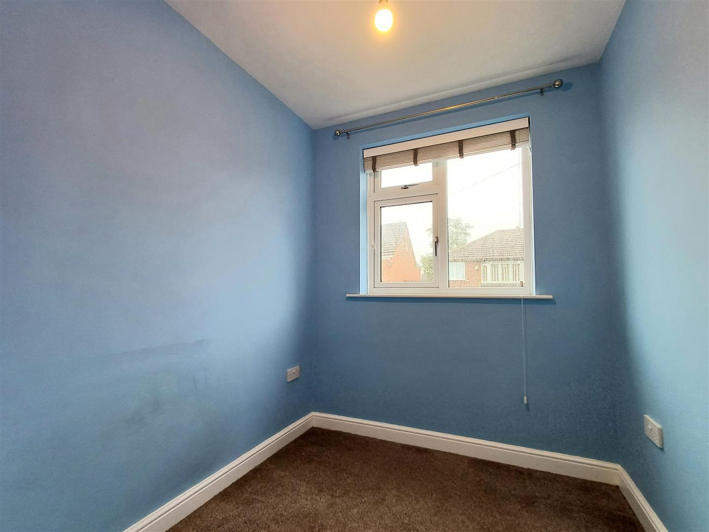 32, Eden Grove Road, Edenthorpe, Doncaster, DN3 2LL