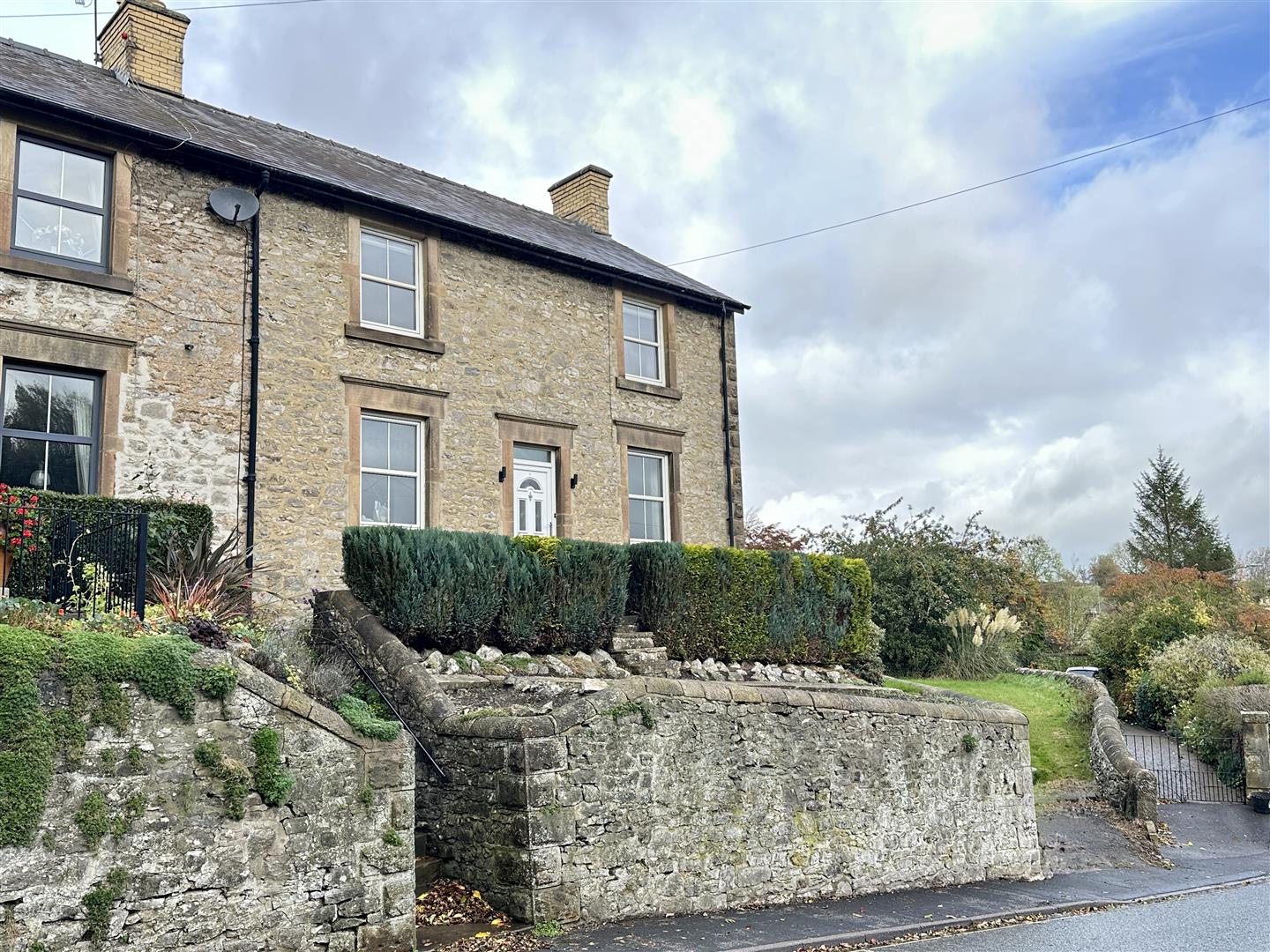 1 Pickford Villas, Monyash Road, Bakewell, DE45 1FG