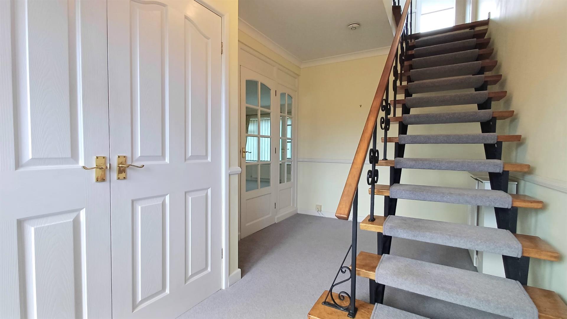 16, Lancaster Crescent, Tickhill, Doncaster, DN11 9PX