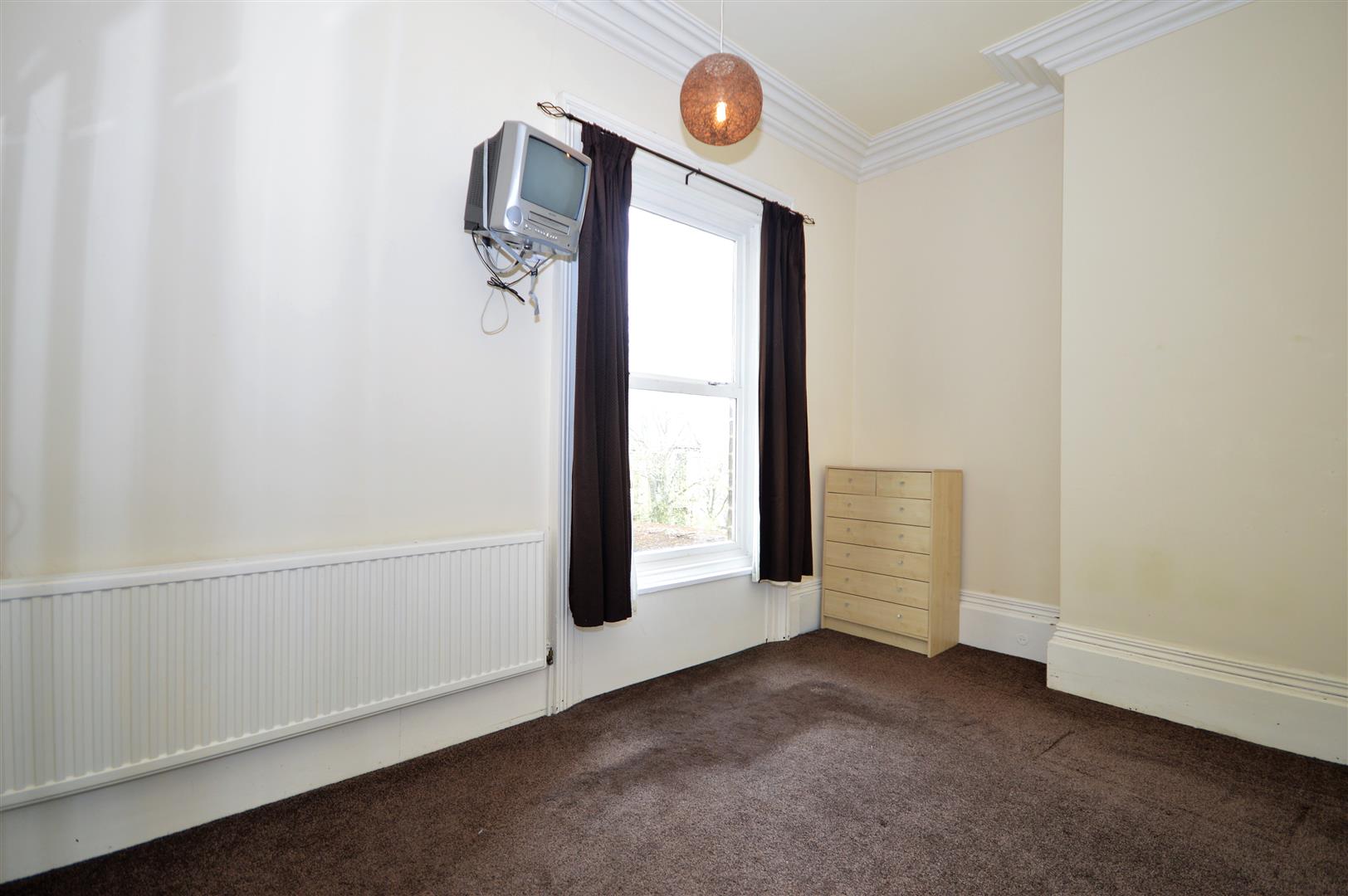 Flat 2, 8, Tapton House Road, Broomhill, Sheffield, S10 5BY