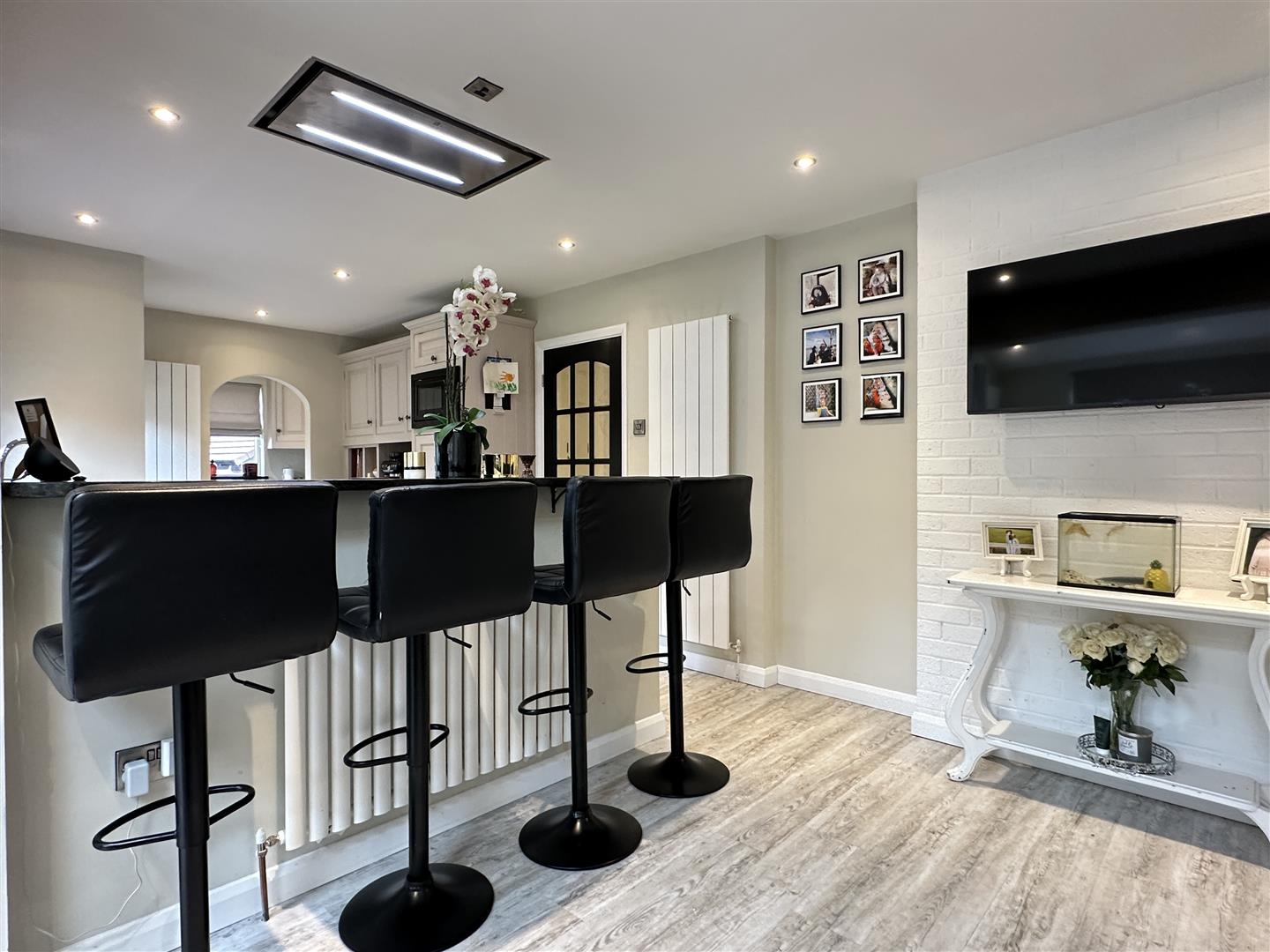 2, Akley Bank Close, Sheffield, S17 4DW