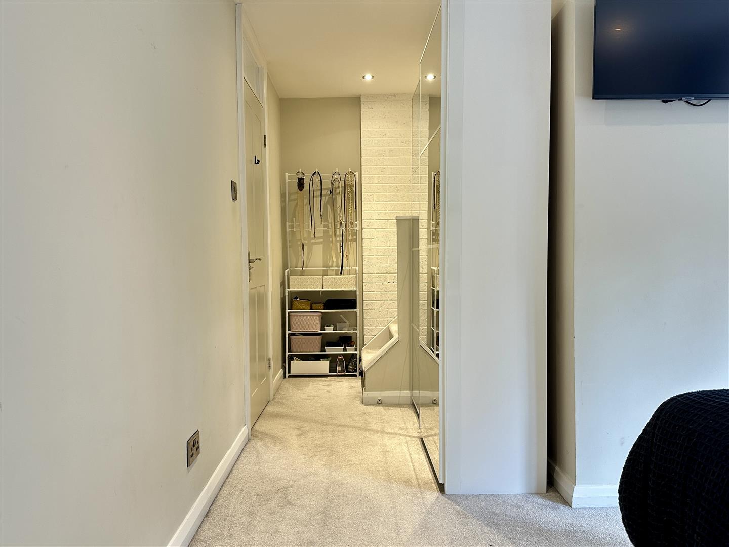2, Akley Bank Close, Sheffield, S17 4DW