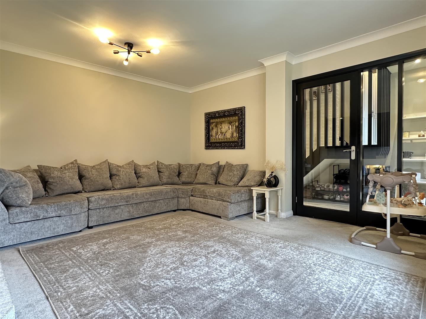 2, Akley Bank Close, Sheffield, S17 4DW