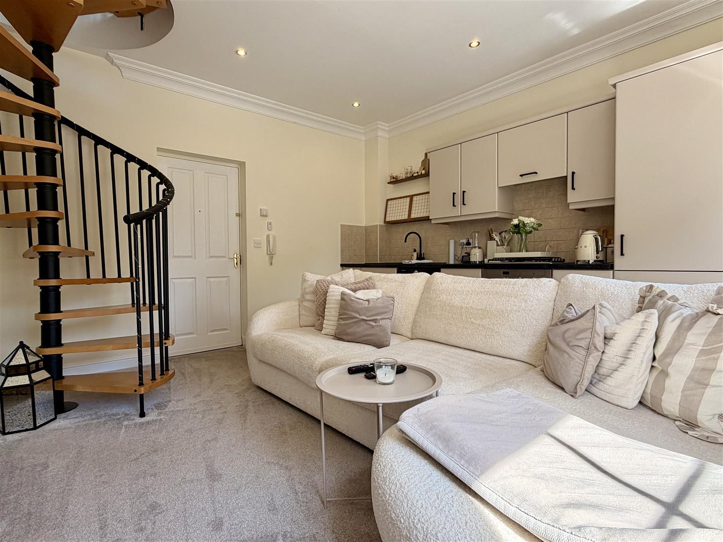 Hastings Court, Flat 8, 250 Bawtry Road, Wickersley, Rotherham, S66 1JY