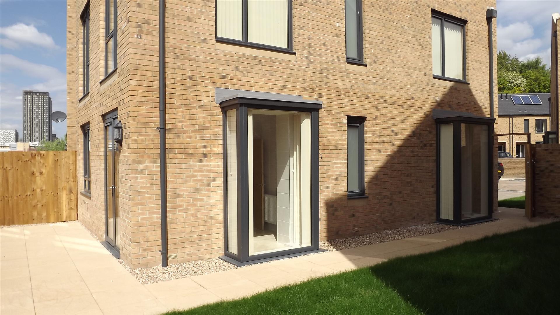 33, Castle Croft Drive, Sheffield, S2 2BZ