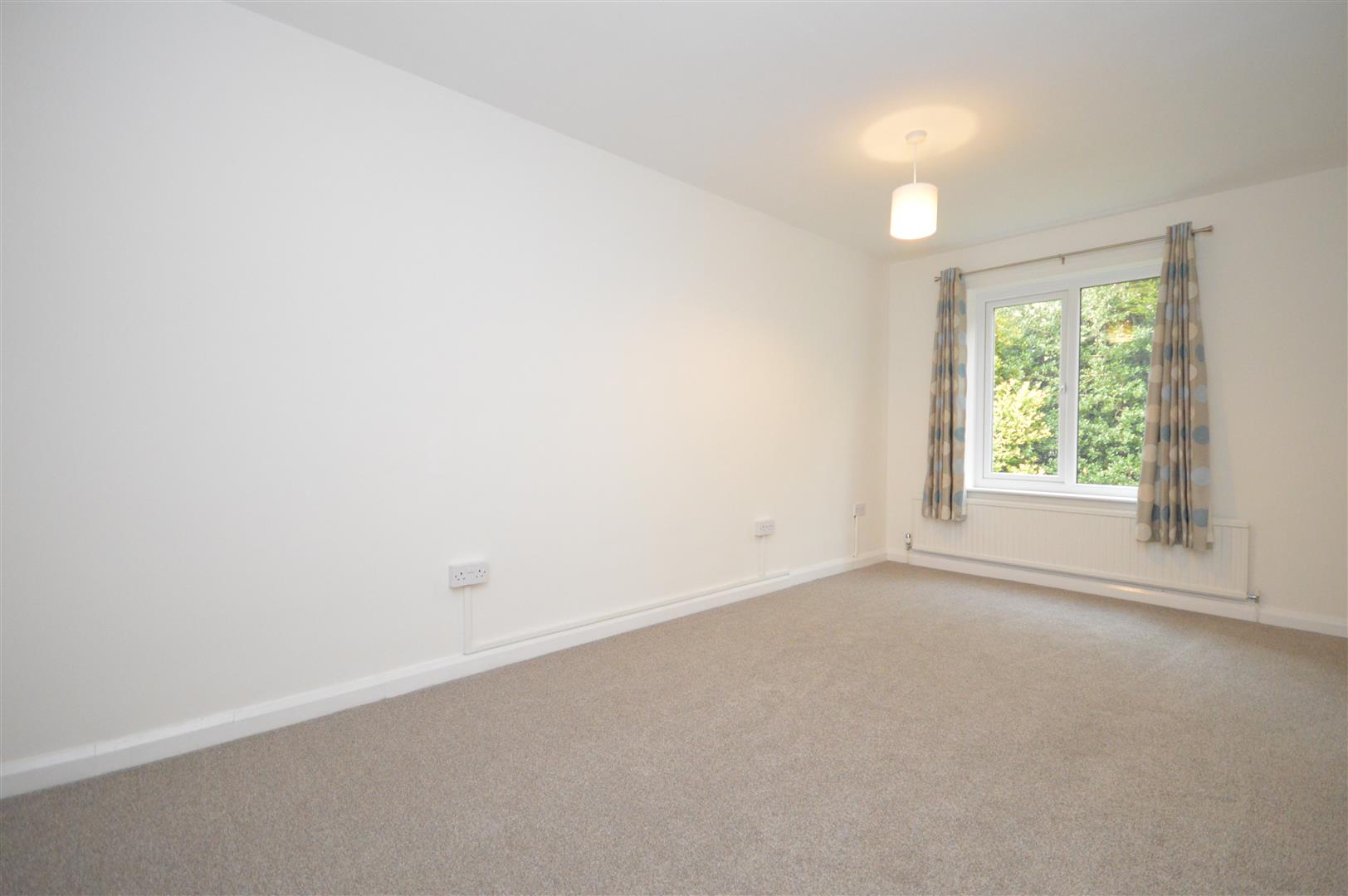 32, Ryefield Gardens, Sheffield, S11 9UD