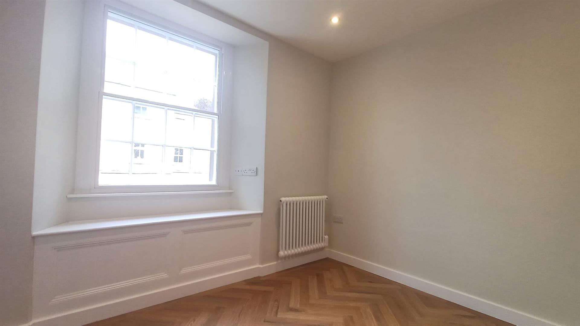 Flat 2, 36, Matlock Street, Bakewell, DE45 1EE
