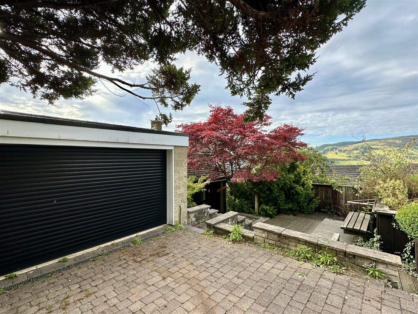 White Leaf, Higger Lane, Hathersage, Hope Valley, S32 1AW