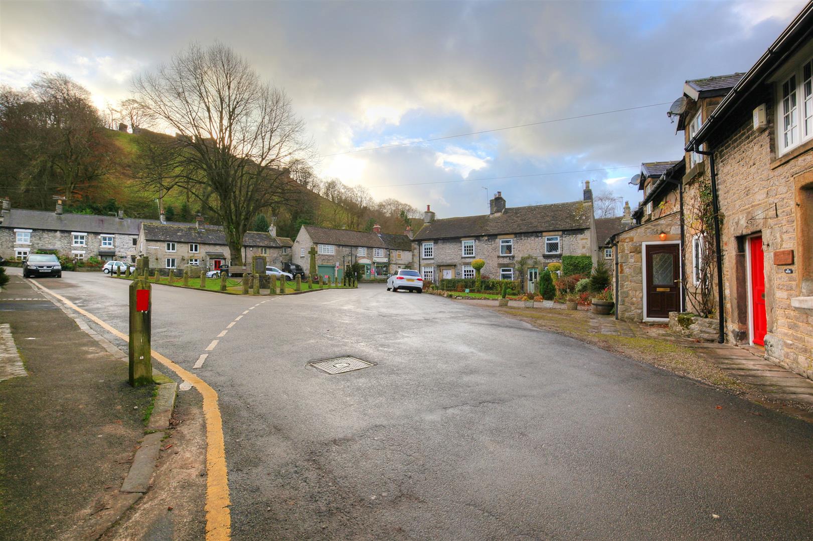 2, Nags Head Coach House, Market Place, Castleton, S33 8WQ