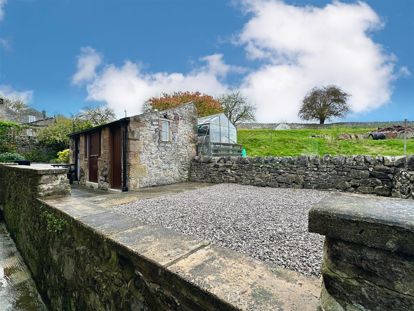 1 Pickford Villas, Monyash Road, Bakewell, DE45 1FG