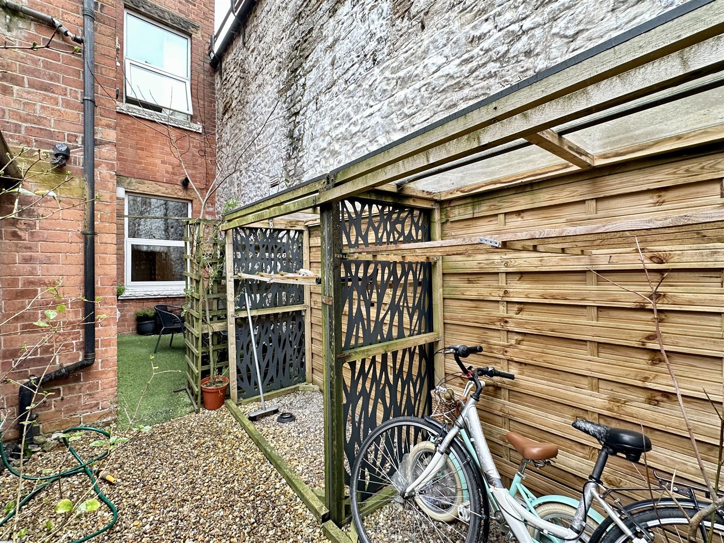 Apartment 1, Sherwood House, Haddon Road, Bakewell, DE45 1EP